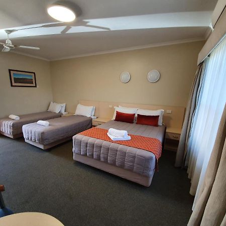 Club Motor Inn Narrabri Kültér fotó